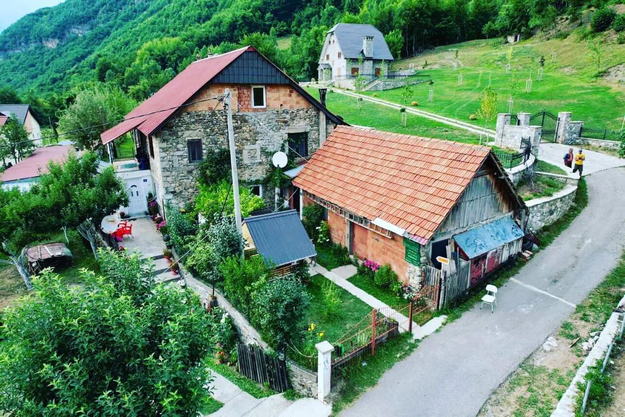 Guest House Ulaj Vusanje Exterior photo