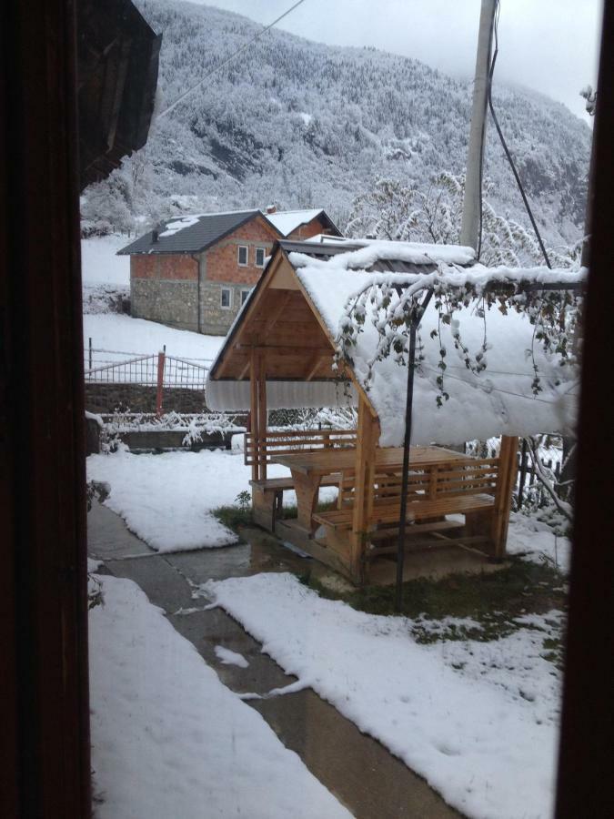 Guest House Ulaj Vusanje Exterior photo